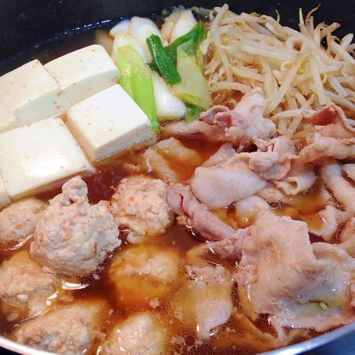 鍋キューブで☆鶏団子と豚肉の寄せ鍋